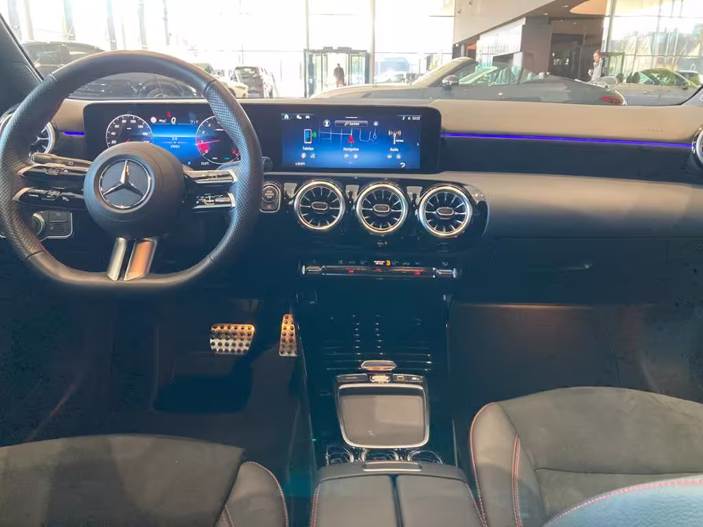 Mercedes-Benz A 200 AMG AHK DISTRO MULTI NIGHT SOUND SYSTEM - Bild 13