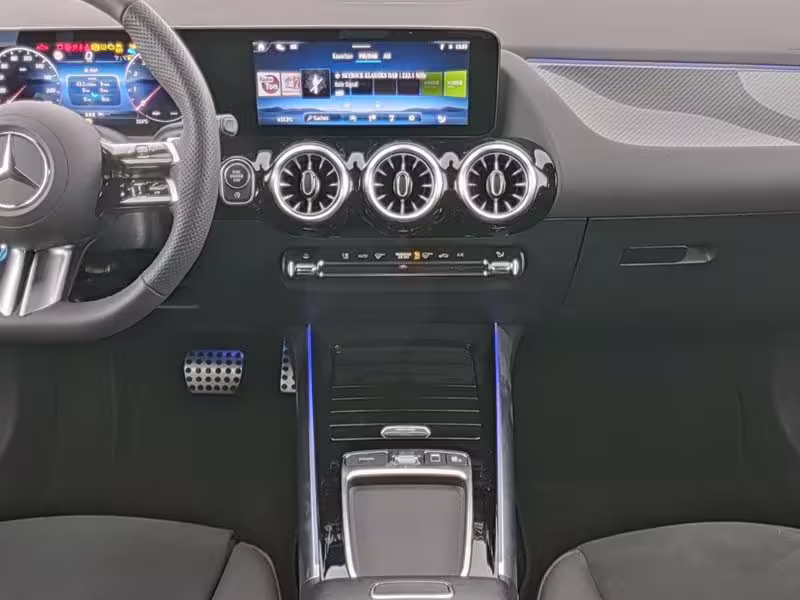 Mercedes-Benz GLA 200 AMG Adv. Navi PDC Kamera Keyless - Bild 9