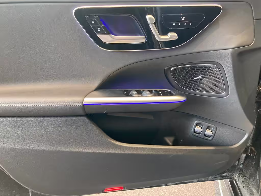 Mercedes-Benz C 300 e T AMG PANO 360 MEMORY NIGHT DIGITAL 11kW - Bild 8