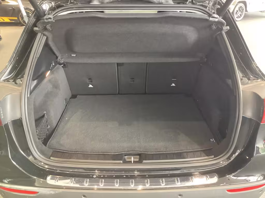 Mercedes-Benz GLA 200 PROGRESSIVE AHK DISTRONIC NAVI LED WINTE - Bild 13