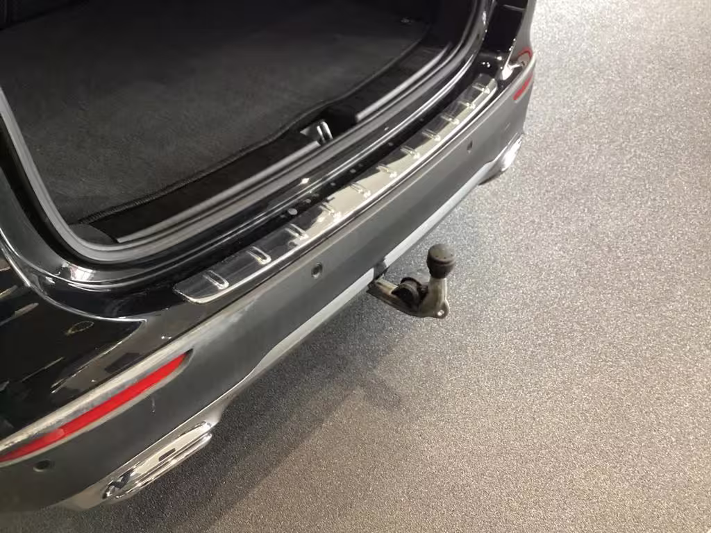 Mercedes-Benz GLA 200 PROGRESSIVE AHK DISTRONIC NAVI LED WINTE - Bild 15