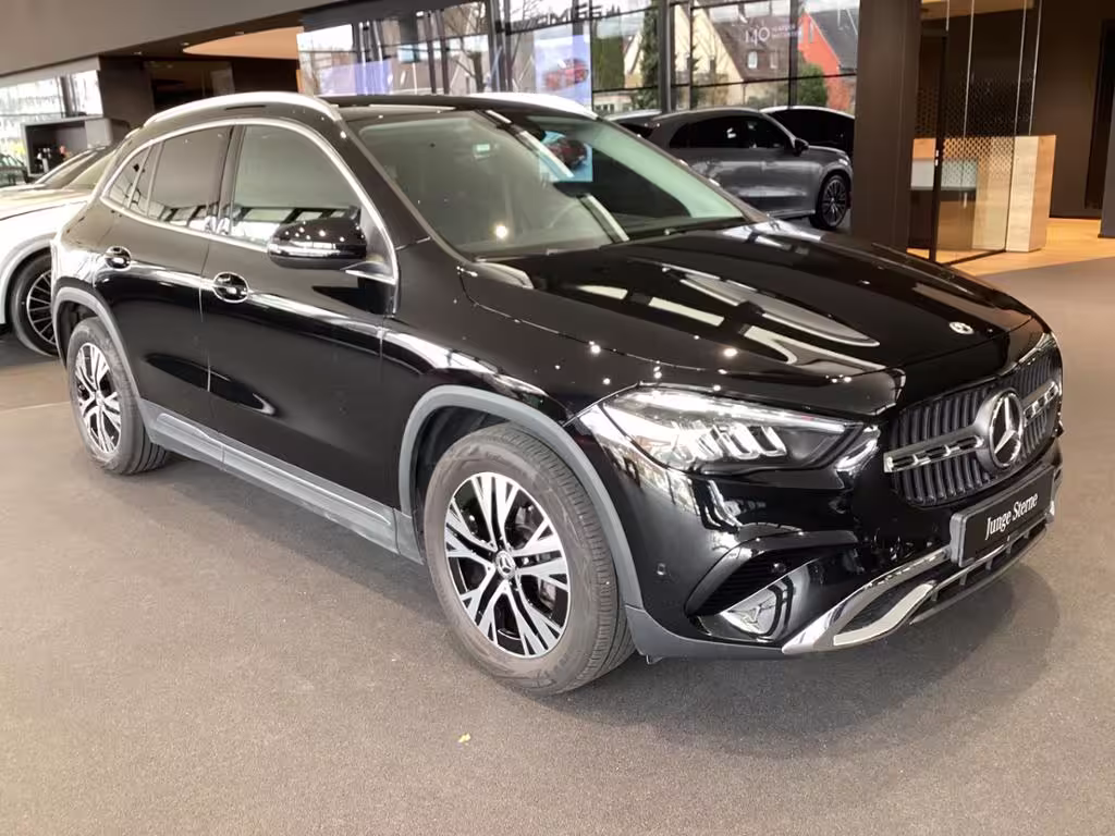 Mercedes-Benz GLA 200 PROGRESSIVE AHK DISTRONIC NAVI LED WINTE - Bild 9