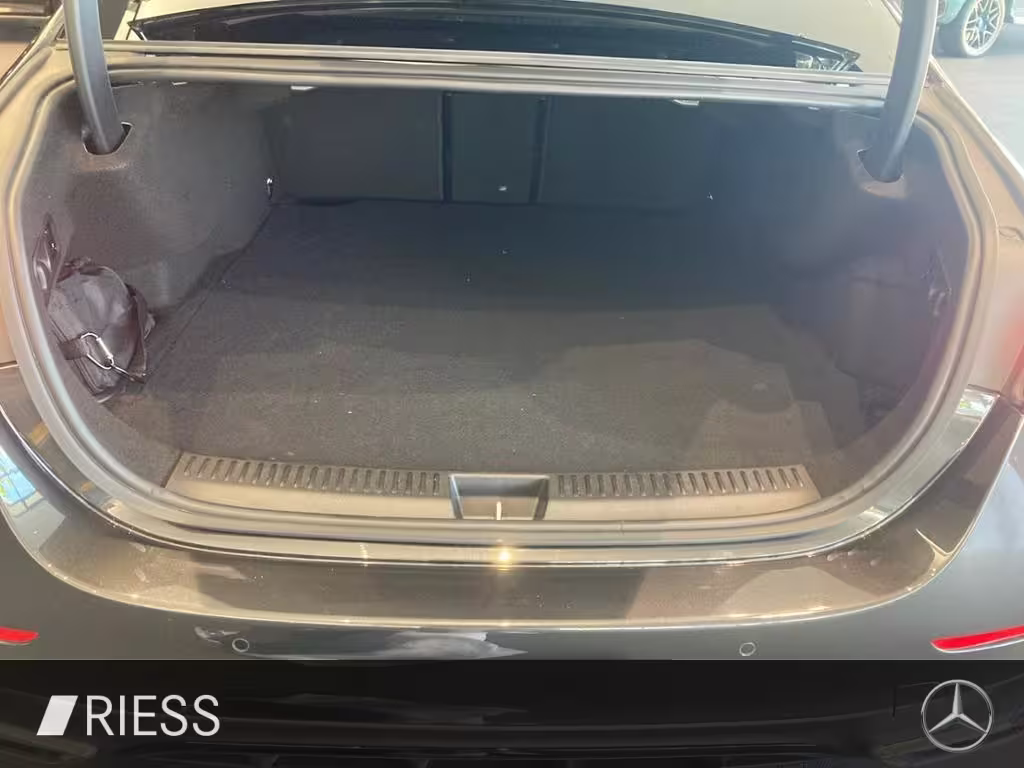 Mercedes-Benz E 300 de 4M AMG ADV SUPERSCREEN NIGHT BURM 4D E 300 - Bild 18