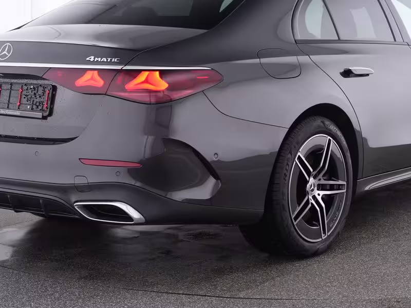 Mercedes-Benz E 300 de 4M AMG ADV SUPERSCREEN NIGHT BURM 4D E 300 - Bild 9