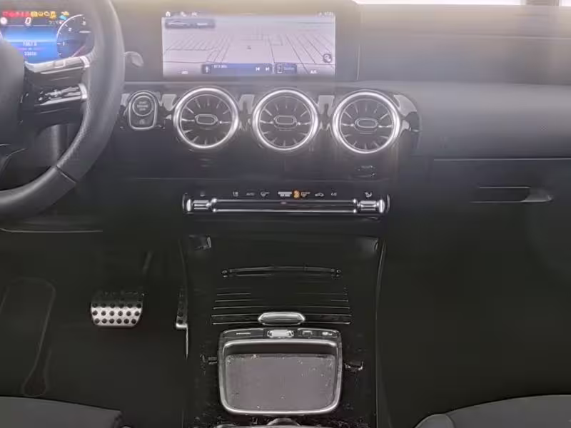 Mercedes-Benz CLA 220 d Coupé AUT Kam. KeyLess KlimaA LED LM CLA 220 - Bild 9