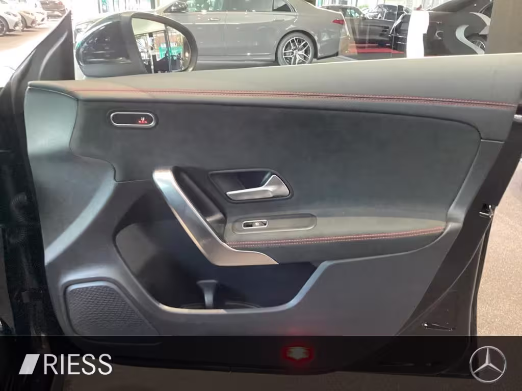Mercedes-Benz CLA 180 Cp AMG ADVANCED+ RFK KEYLESS WINTER LED CLA 180 - Bild 12