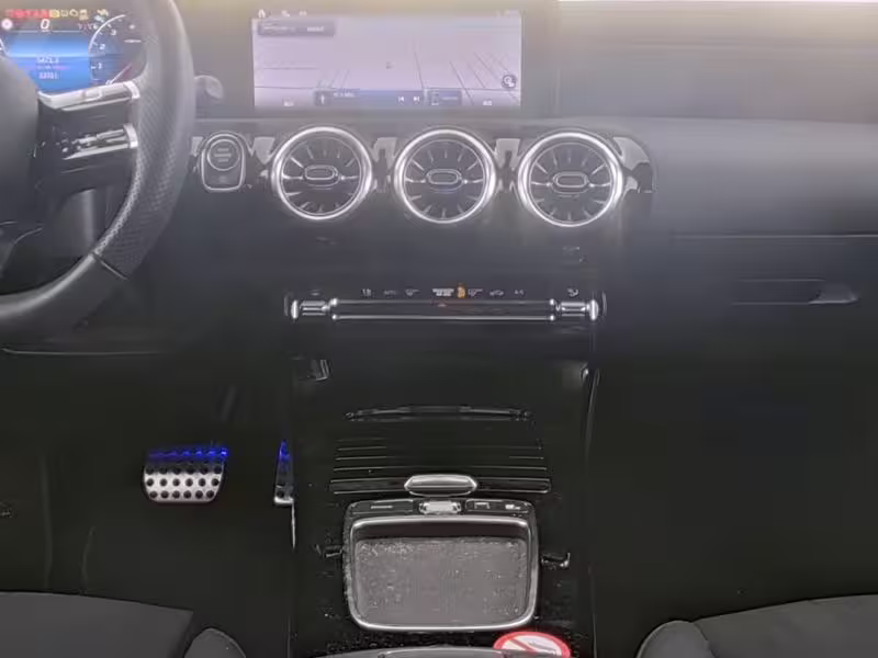 Mercedes-Benz CLA 180 Coupé AUT Kam. KeyLess KlimaA LED LM PDC CLA 180 - Bild 5