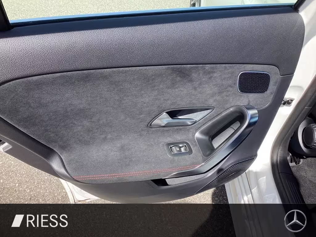 Mercedes-Benz A 250 e  AMG Multib. Burm. LED Navi PDC Kamera A 250 - Bild 12