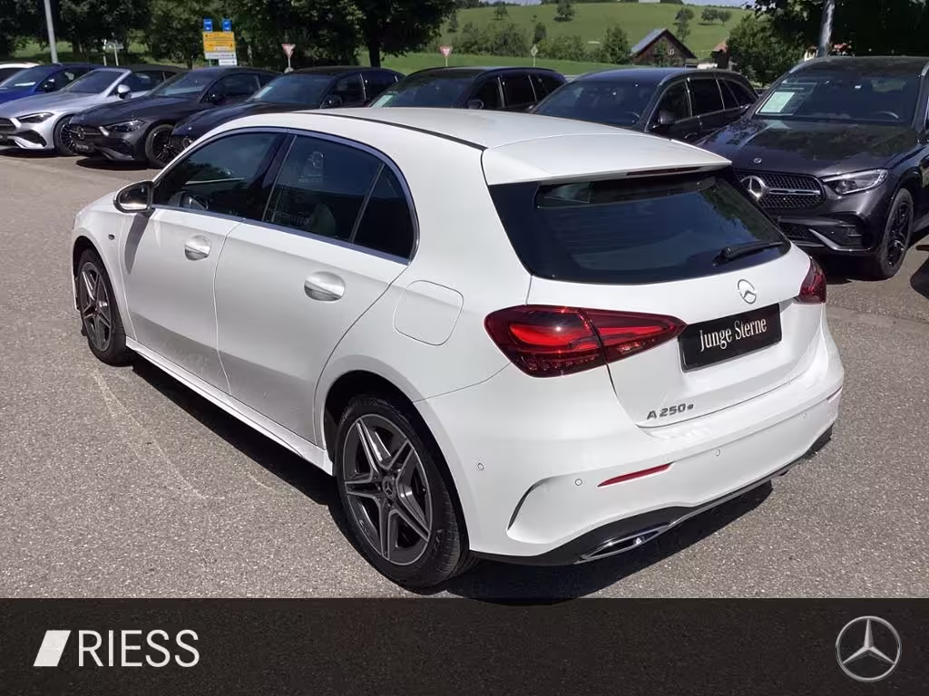 Mercedes-Benz A 250 e  AMG Multib. Burm. LED Navi PDC Kamera A 250 - Bild 14