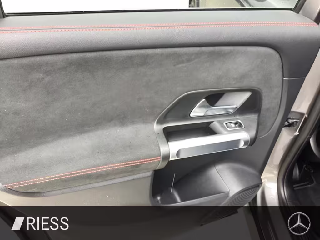 Mercedes-Benz GLB 200 AMG AHK Distr. LED Keyless. Navi PDC GLB 200 - Bild 12