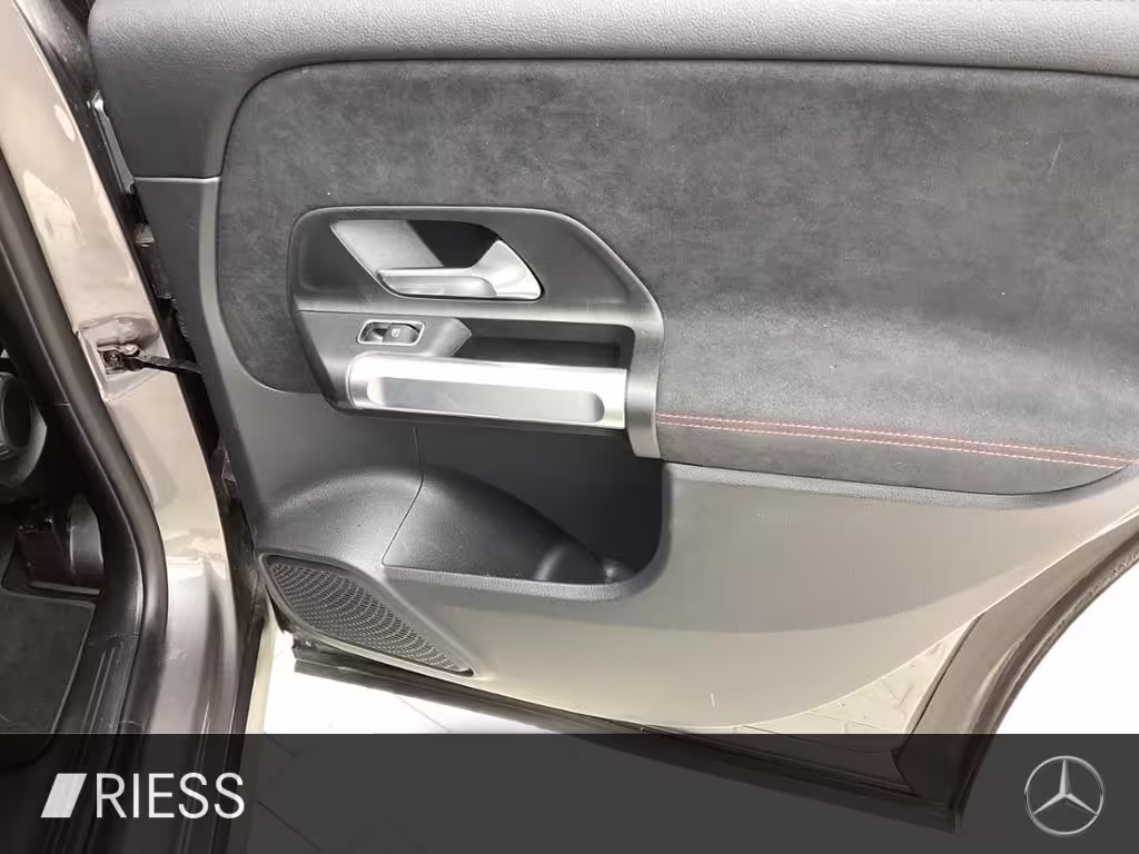 Mercedes-Benz GLB 200 AMG AHK Distr. LED Keyless. Navi PDC GLB 200 - Bild 20