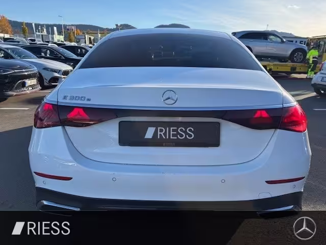 Mercedes-Benz E 300 e Limousine AUT Kam. KeyLess KlimaA LED LM E 300 - Bild 6