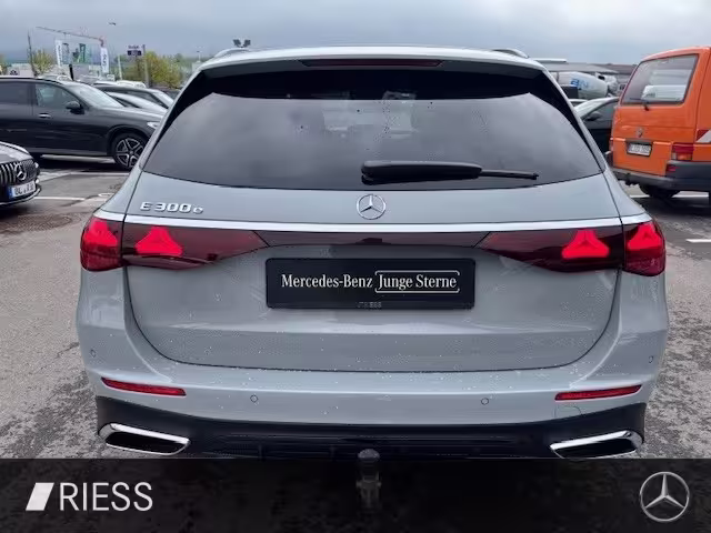 Mercedes-Benz E 300 e T-Modell mit EQ Hybrid Technologie 360 E 300 - Bild 6