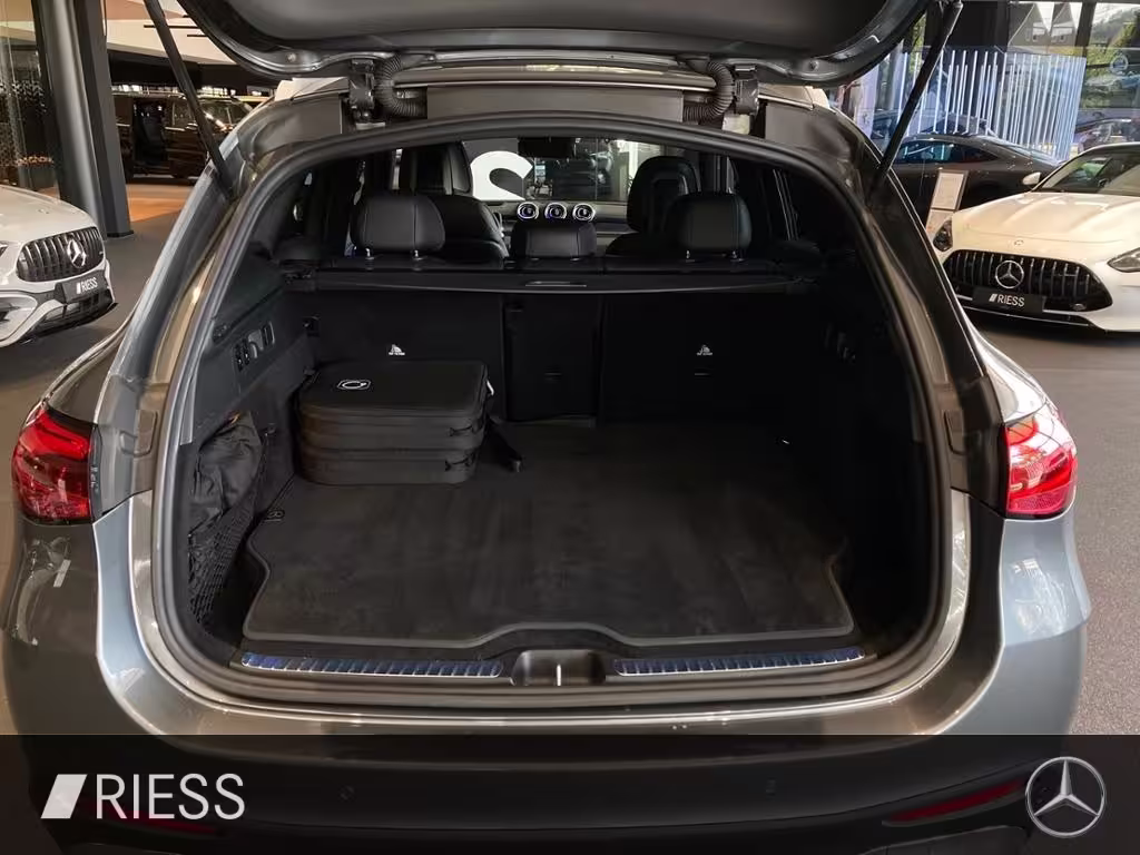 Mercedes-Benz GLC 400 e 4M AMG+Pano+AHK+HA-Lekg+360+Burm+Distr GLC 400 - Bild 18