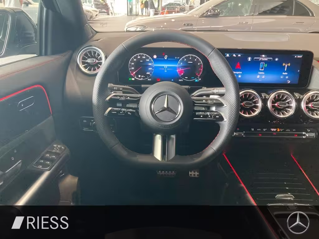 Mercedes-Benz GLA 200 AMG ADV+ KEYLESS 360 AMBI MULTI NIGHT GLA 200 - Bild 11