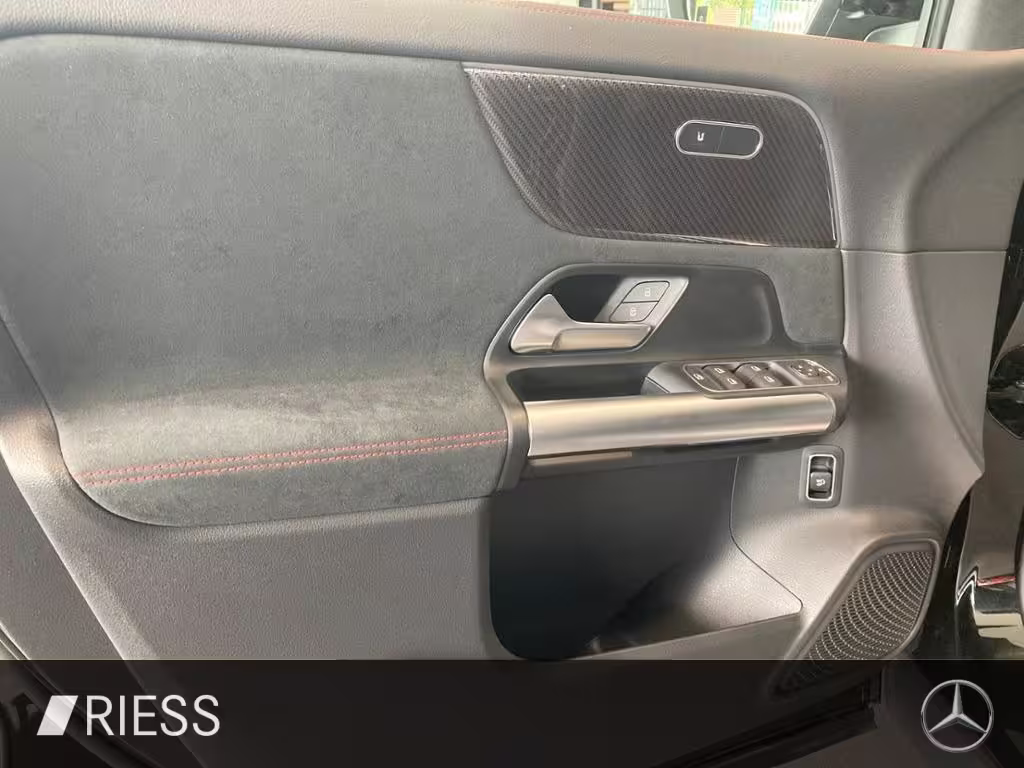 Mercedes-Benz GLA 200 AMG ADV+ KEYLESS 360 AMBI MULTI NIGHT GLA 200 - Bild 9