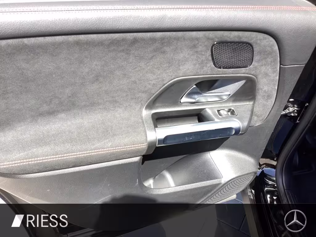 Mercedes-Benz GLB 250 4M AMG AHK Distr. LED Navi PDC Keyless GLB 250 - Bild 17