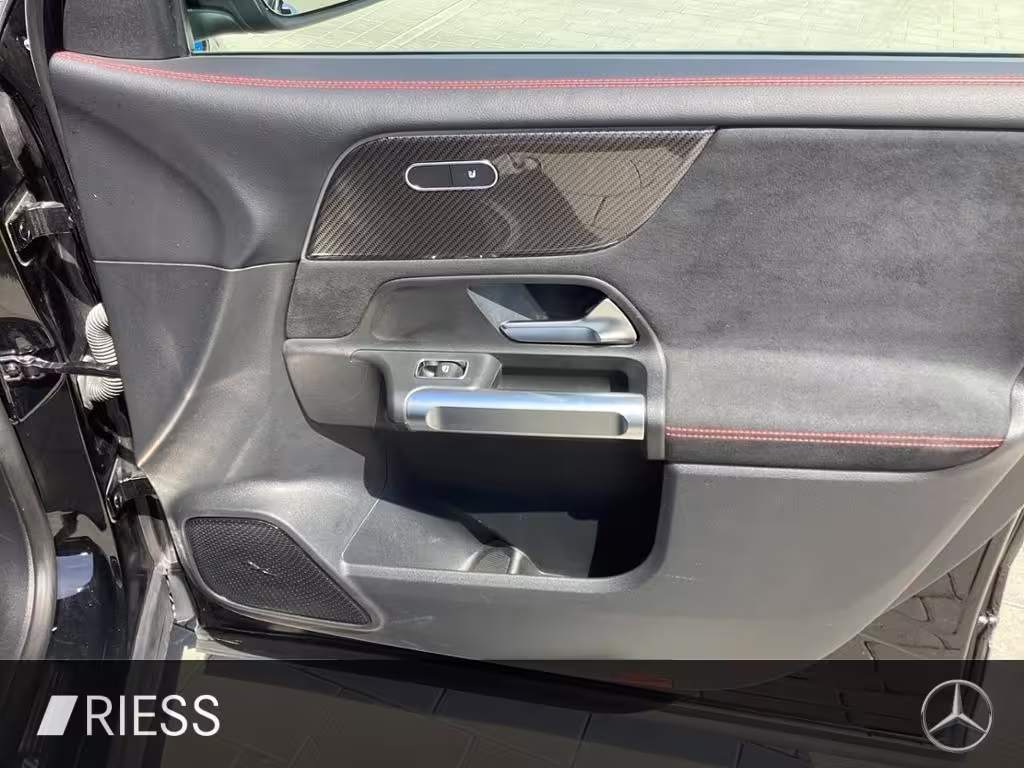Mercedes-Benz GLB 250 4M AMG AHK Distr. LED Navi PDC Keyless GLB 250 - Bild 21