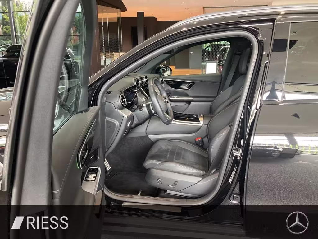 Mercedes-Benz GLC 300 d 4M AMG AHK DISTRO NIGHT PANO FAHRASSIS GLC 300 - Bild 11