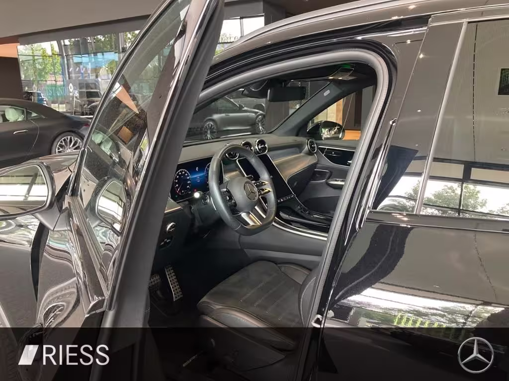 Mercedes-Benz GLC 300 d 4M AMG AHK DISTRO NIGHT PANO FAHRASSIS GLC 300 - Bild 14
