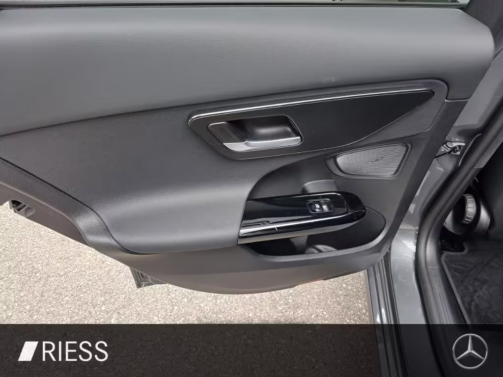 Mercedes-Benz C 220 d T Kamera+PTS+Head-up-Dis.+LED+Spiegel-Pa C 220 - Bild 11