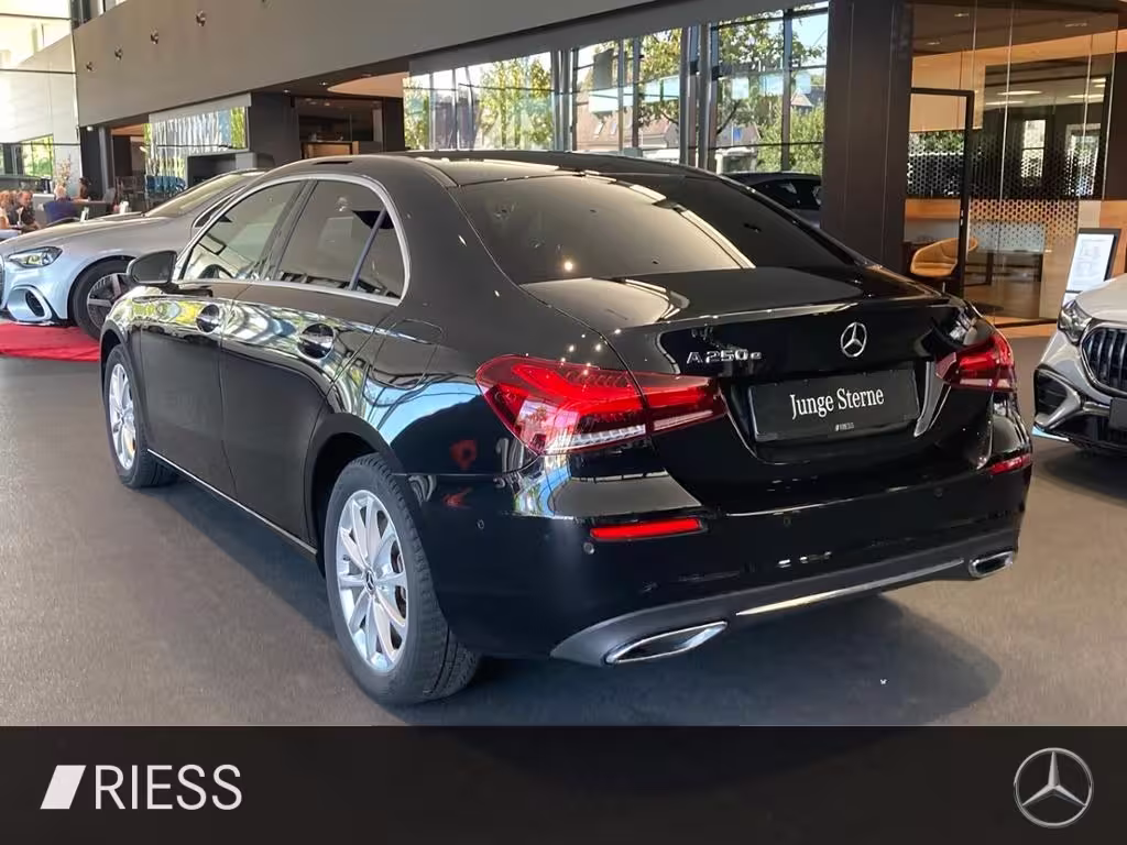 Mercedes-Benz A 250 e Limo Progressive Ambiente AHK Head-up Ke A 250 - Bild 5
