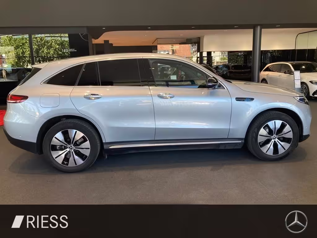 Mercedes-Benz EQC 400 4M AHK MULTI SHD KEYLESS 360 MBUX DISTRO EQC - Bild 17