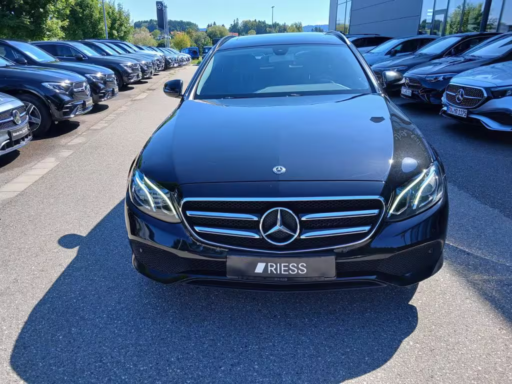 Mercedes-Benz E 220 d T 4M Avantg.+Night+SHD+Kamera+Navi+LED E 220 - Bild 2