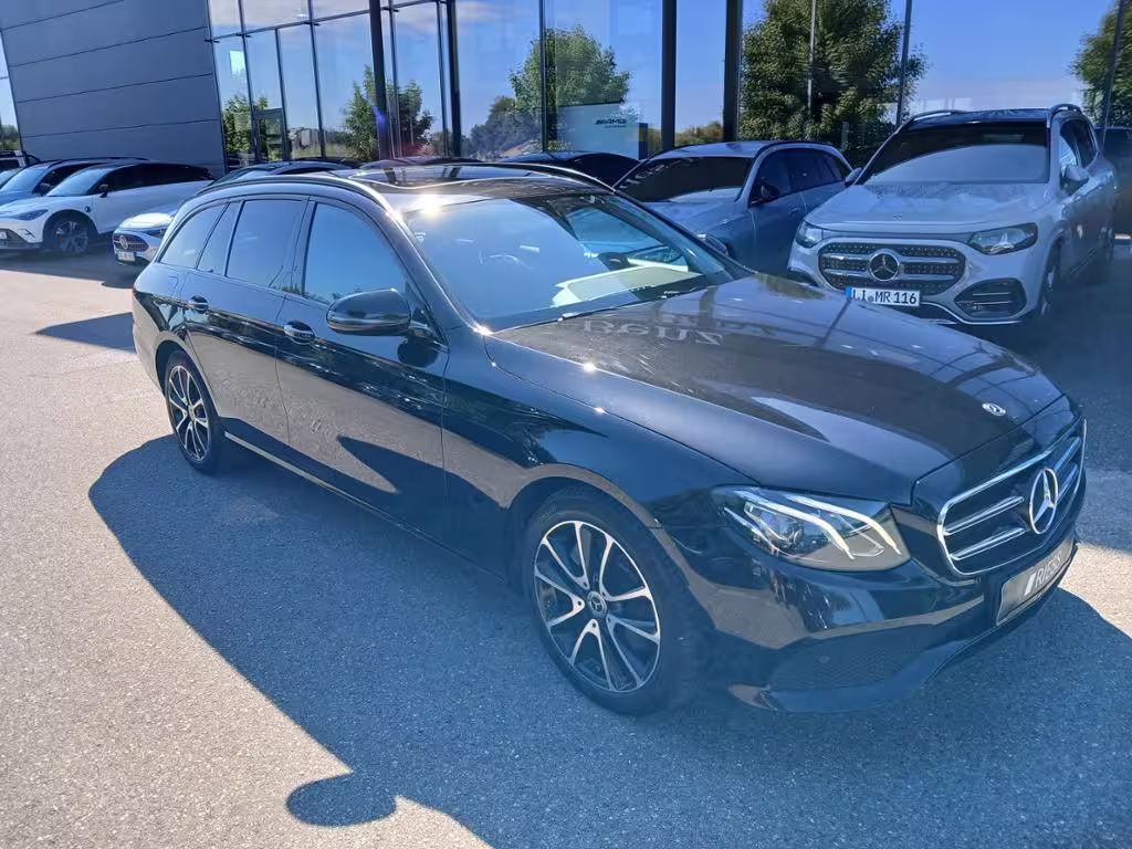 Mercedes-Benz E 220 d T 4M Avantg.+Night+SHD+Kamera+Navi+LED E 220 - Bild 3