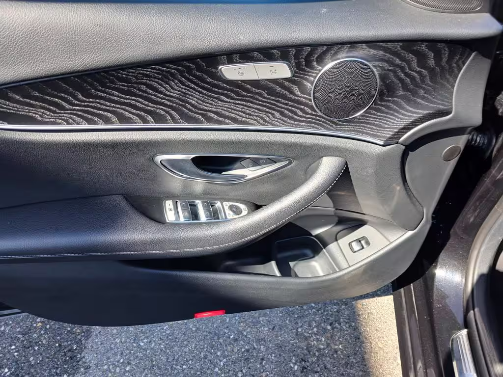 Mercedes-Benz E 220 d T 4M Avantg.+Night+SHD+Kamera+Navi+LED E 220 - Bild 5