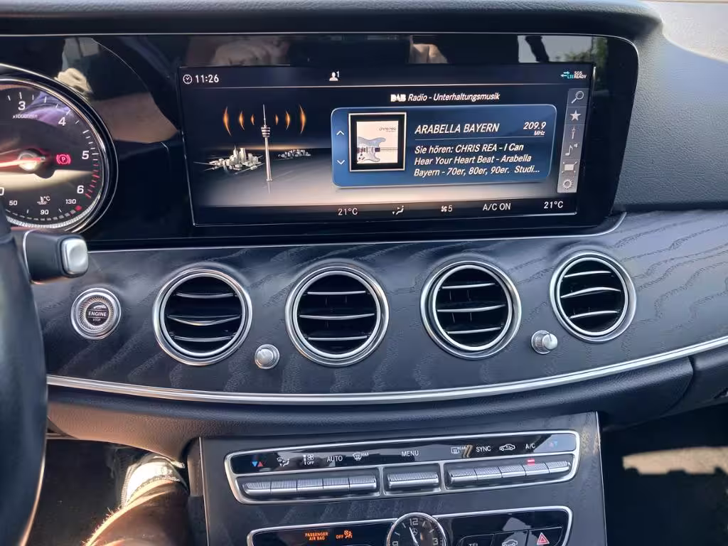 Mercedes-Benz E 220 d T 4M Avantg.+Night+SHD+Kamera+Navi+LED E 220 - Bild 8