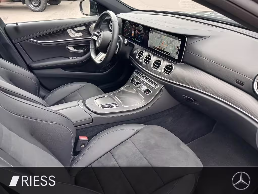 Mercedes-Benz E 300 e 4M AMG+Night+FahrassP+Pano+Multib+AHK+SH E 300 - Bild 25