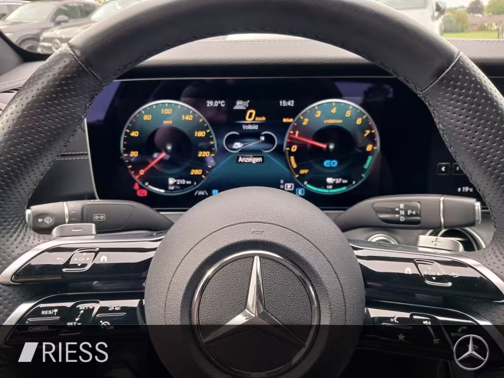 Mercedes-Benz E 300 e 4M AMG+Night+FahrassP+Pano+Multib+AHK+SH E 300 - Bild 8
