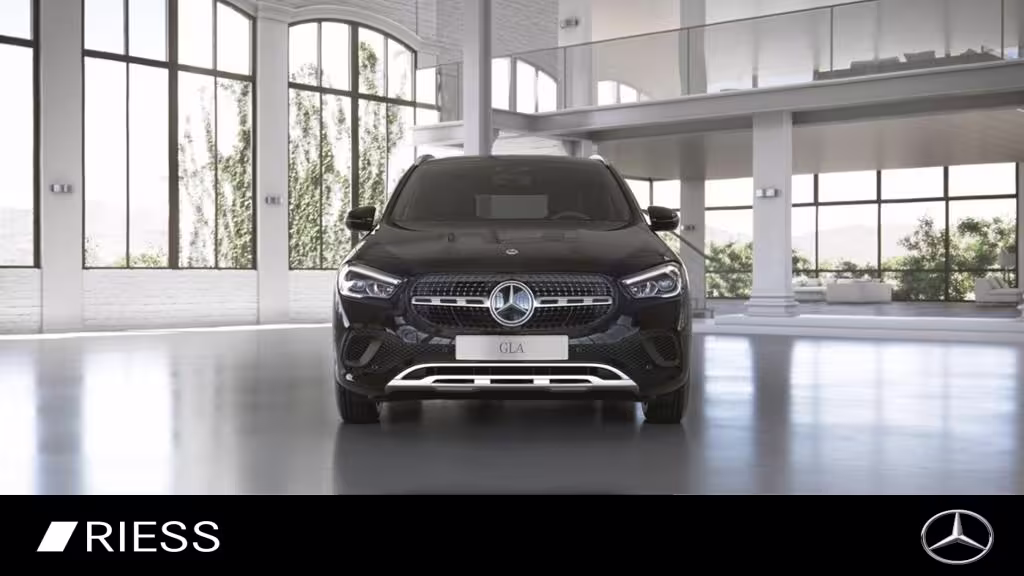 Mercedes-Benz GLA 200 d AHK AUT KlimaA LED LM Navi PDC ParkAss