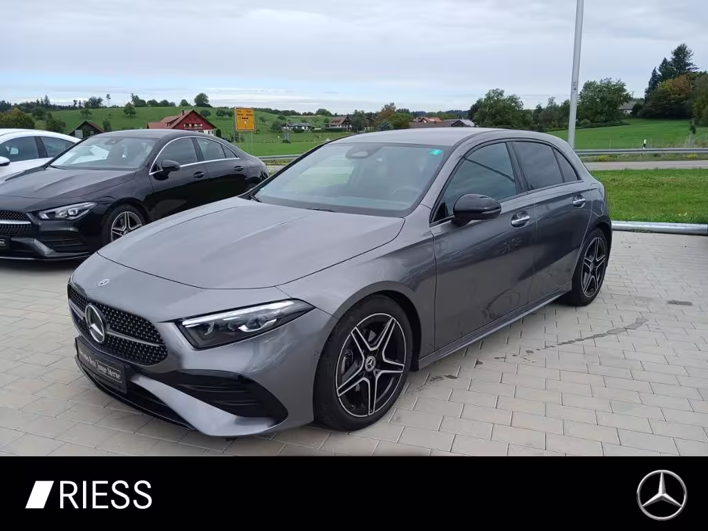 Mercedes-Benz A 180 AUT Fernlichtass. Kam. KeyLess KlimaA LED