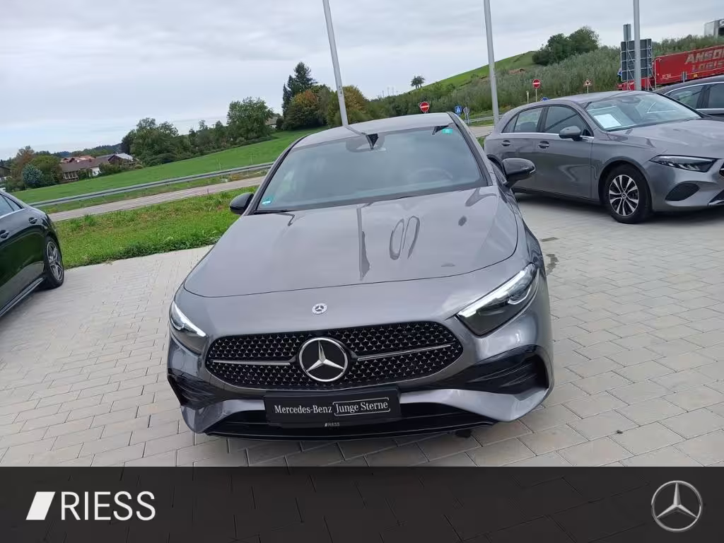 Mercedes-Benz A 180 AMG Prem. Night Multib.Navi LED PDC Kamera A 180 - Bild 3