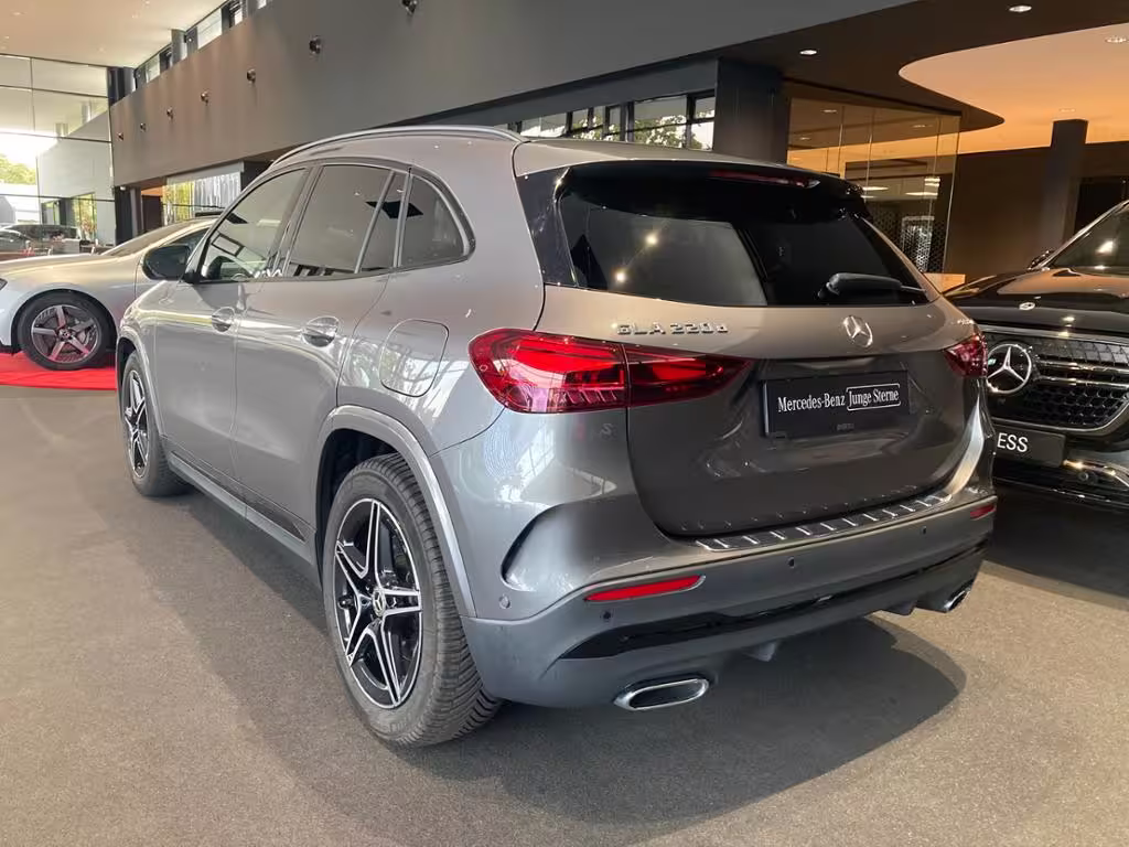 Mercedes-Benz GLA 220 d 4MATIC ACC AHK AUT Fernlichtass. Kam. GLA 220 - Bild 3