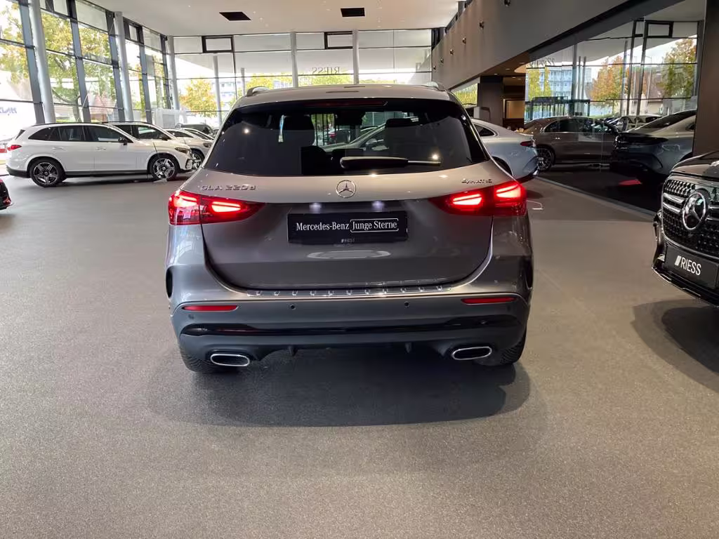 Mercedes-Benz GLA 220 d 4MATIC ACC AHK AUT Fernlichtass. Kam. GLA 220 - Bild 8