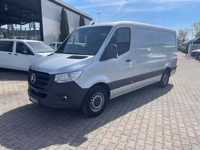 Mercedes-Benz Sprinter 315 CDI KA/L2H1/REGALAUSBAU/AUTOMATIK/MBUX/AHK3,5T/KLIMA/TEMPOMAT Sprinter - Bild 3