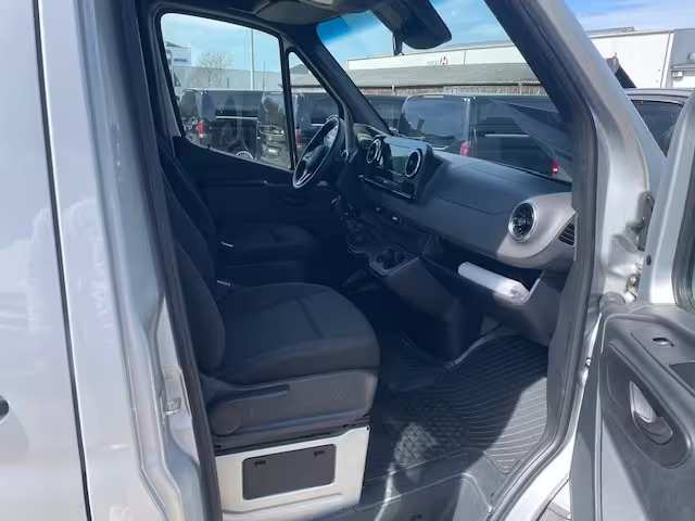 Mercedes-Benz Sprinter 315 CDI KA/L2H1/REGALAUSBAU/MBUX/AHK3,5T/KLIMA/TEMPOMAT Sprinter - Bild 11