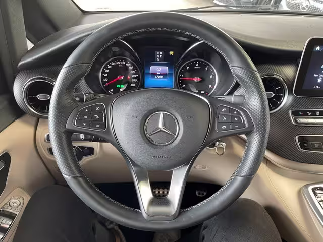 Mercedes-Benz V 300 d 4MATIC AMG/AIRMATIC/MBUX/360°/TEMPOMAT/LEDER V 300 - Bild 13