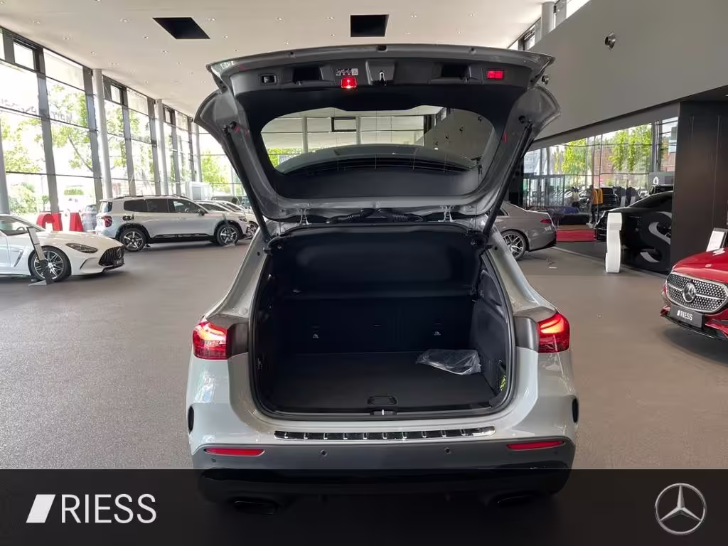 Mercedes-Benz GLA 200 AMG+PANO+AHK+MULTIBEAM+TOTWKL+KEYL+360°+ GLA 200 - Bild 19