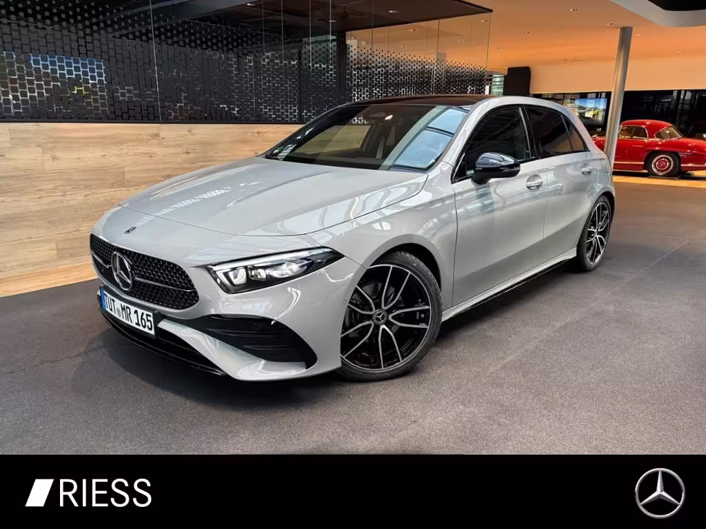 Mercedes-Benz A 200 Kompaktlimousine AHK AUT DynLicht Kam. LED