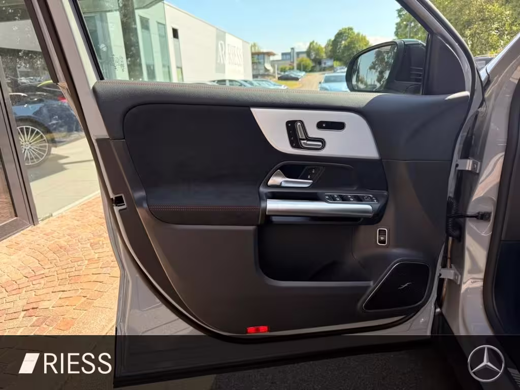 Mercedes-Benz AMG GLA 35 4MATIC 360 ACC AUT DynLicht HUD Kam. GLA 35 AMG - Bild 4