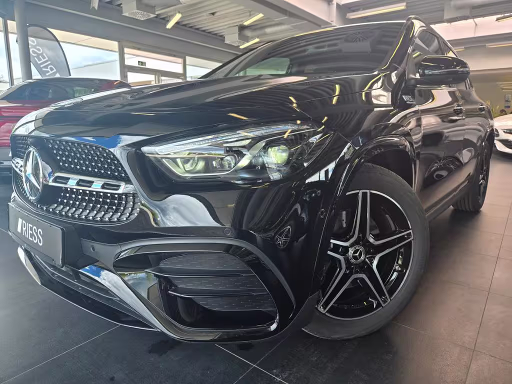 Mercedes-Benz GLA 200 AMG+AHK+HANDS-FREE+MULTIBEAM+19+360+UVM GLA 200 - Bild 2