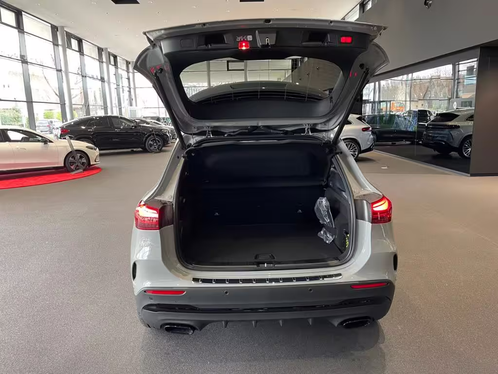 Mercedes-Benz GLA 200 AMG+MULTIBEAM+KEYLESS+360°+TOTWKL+SOUND+ - Bild 17