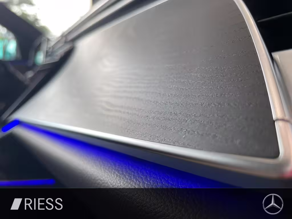 Mercedes-Benz E 220 d T 4M AMG+PANO+AHK+AIRMATIC+DISTR+DIGI L+ E 220 - Bild 12