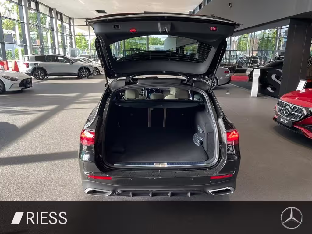 Mercedes-Benz E 220 d T 4M AMG+PANO+AHK+AIRMATIC+DISTR+DIGI L+ E 220 - Bild 18
