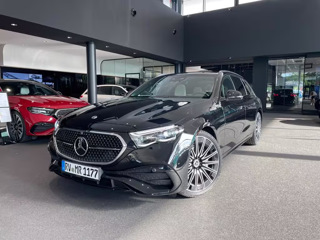 Mercedes-Benz E 220 d T 4M AMG+PANO+AHK+AIRMATIC+DISTR+DIGI L+ E 220 - Bild 2