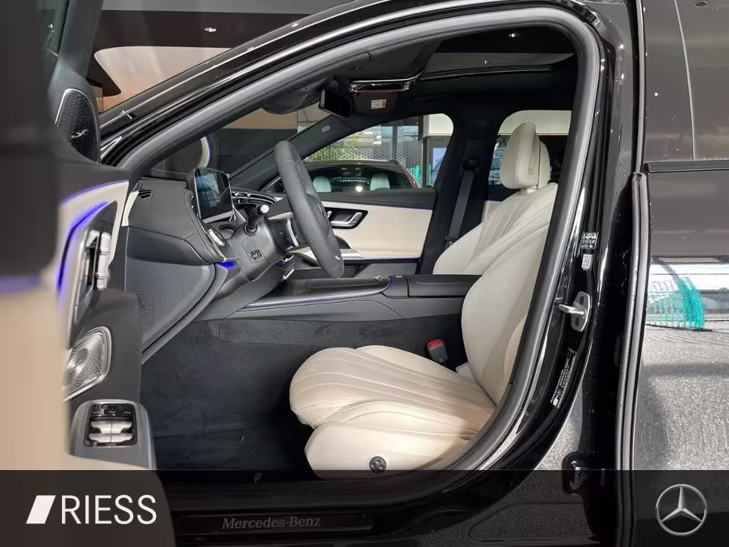 Mercedes-Benz E 220 d T 4M AMG+PANO+AHK+AIRMATIC+DISTR+DIGI L+ E 220 - Bild 3